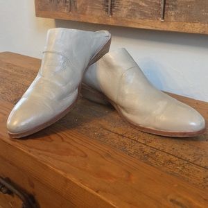 Eileen Fisher Leather Mule Size 10 Bone Color